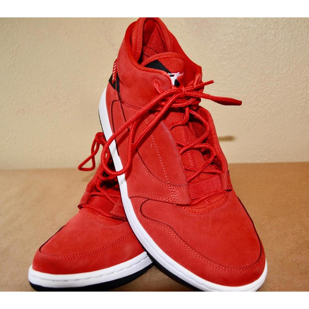 Size 9 - Jordan Fadeaway Gym Red  Suede Mens Great Condition